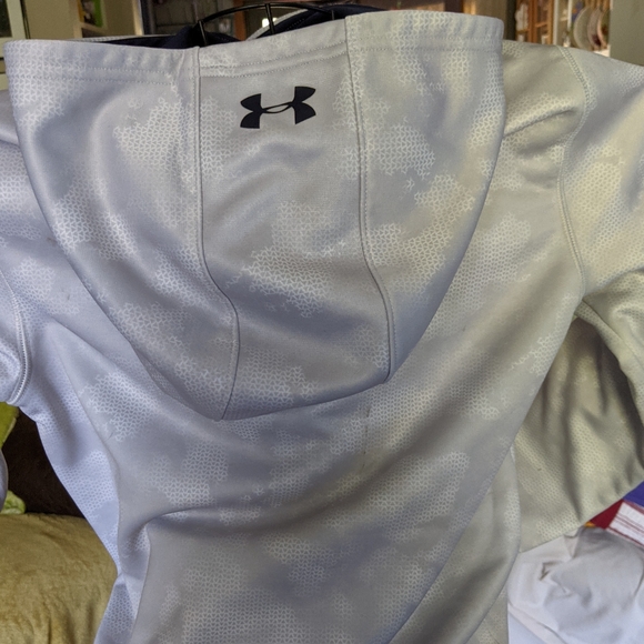 Under Armour hoodie Youth Large - Picture 2 of 3